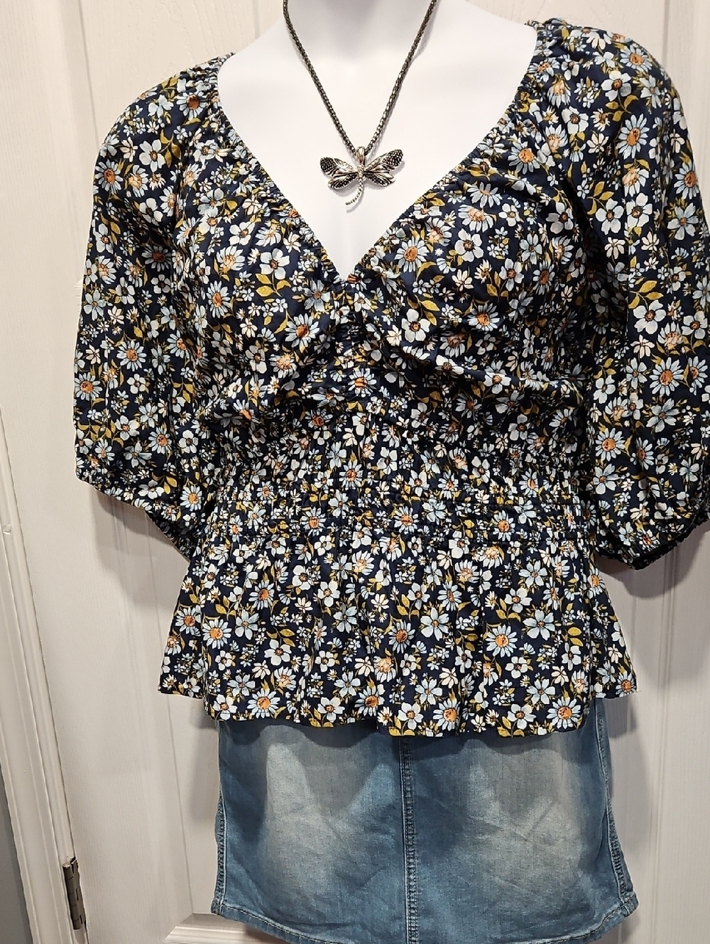 Old Navy Navy Floral Smocked Peplum Top with V-Neck